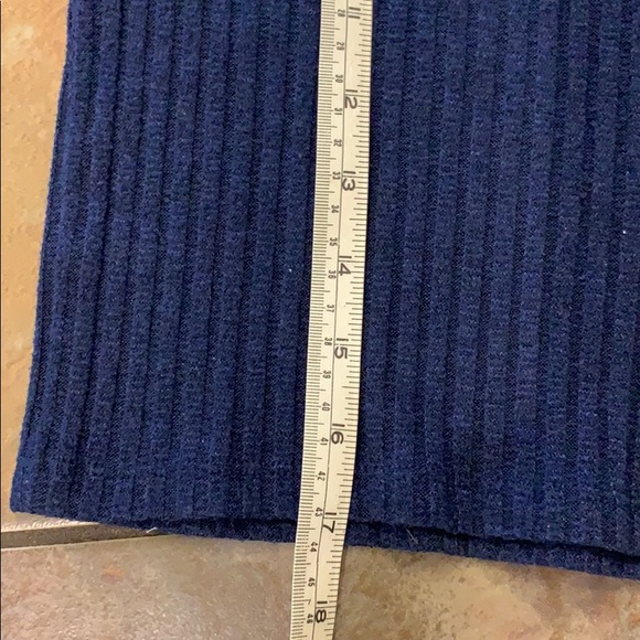 Women’s Forever 21 Ribbed Long Sleeve Crop Top - Picture 6 of 6